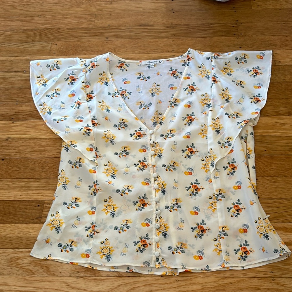 Beautiful Madewell floral button up blouse